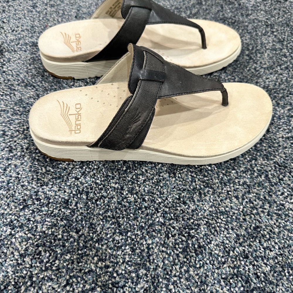Dansko Cece Black Leather Sandals - Picture 4 of 6
